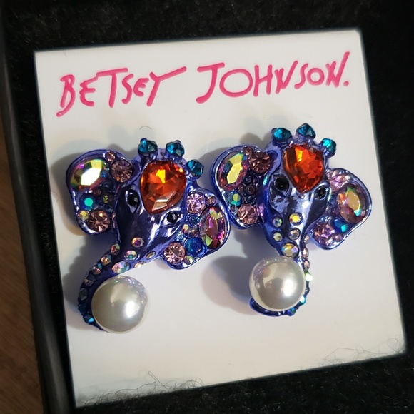 Betsey Johnson Elephant Earrings New - Picture 1 of 3